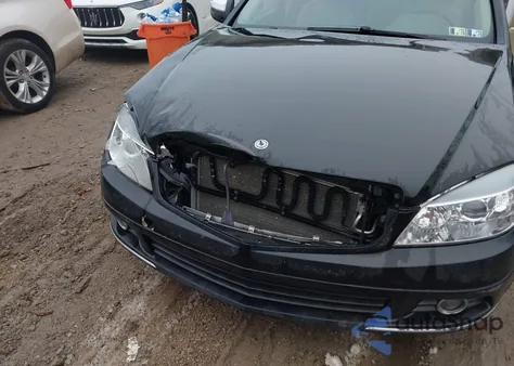 2009 Mercedes-Benz C 300 Luxury 4Matic z USA, uszkodzony, nr VIN WDDGF81X29F230825